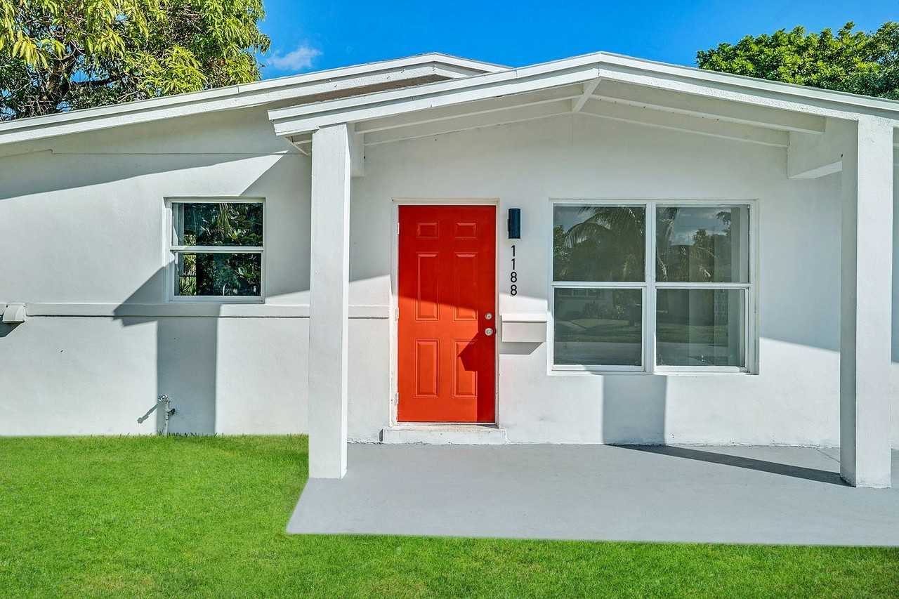 1188 Nw 44th Ave - Photo 2 of 24