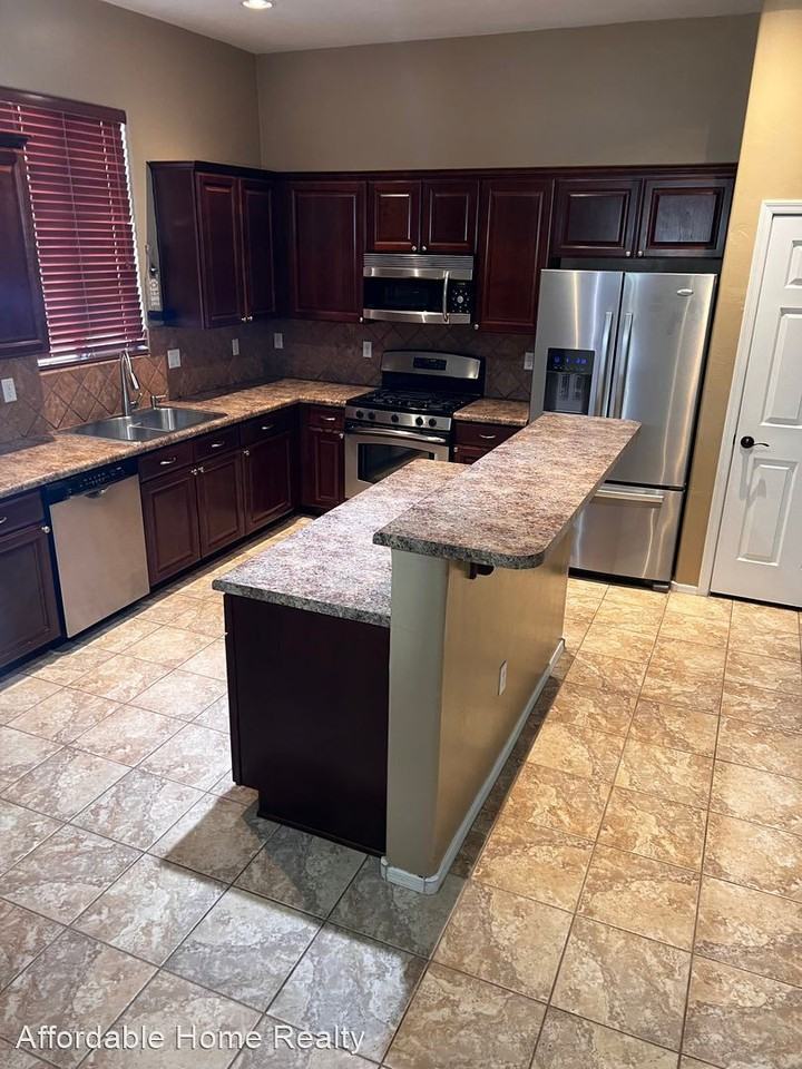 8258 W Calle Sancho Panza - Photo 3 of 27