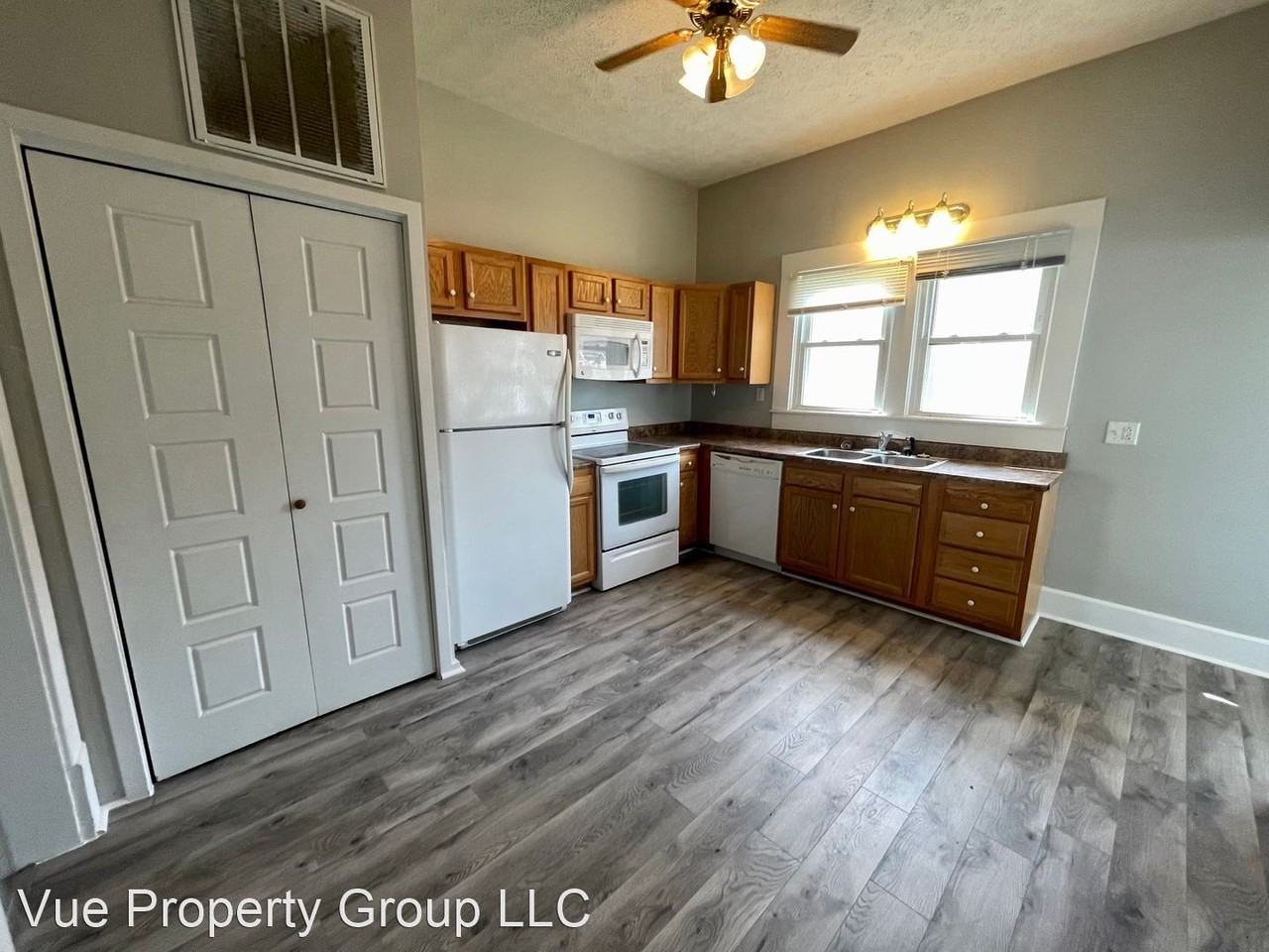 428 E Vermont St - Photo 3 of 8