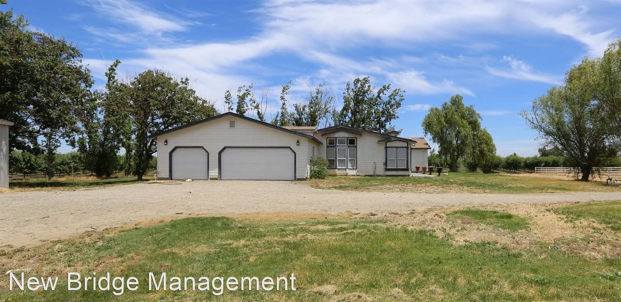 2451 Olive Ave - Photo 2 of 24