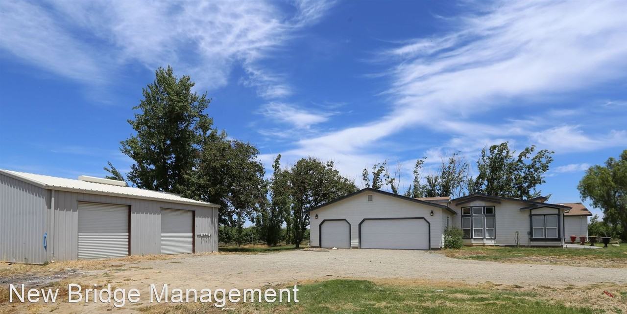 2451 Olive Ave - Photo 3 of 24