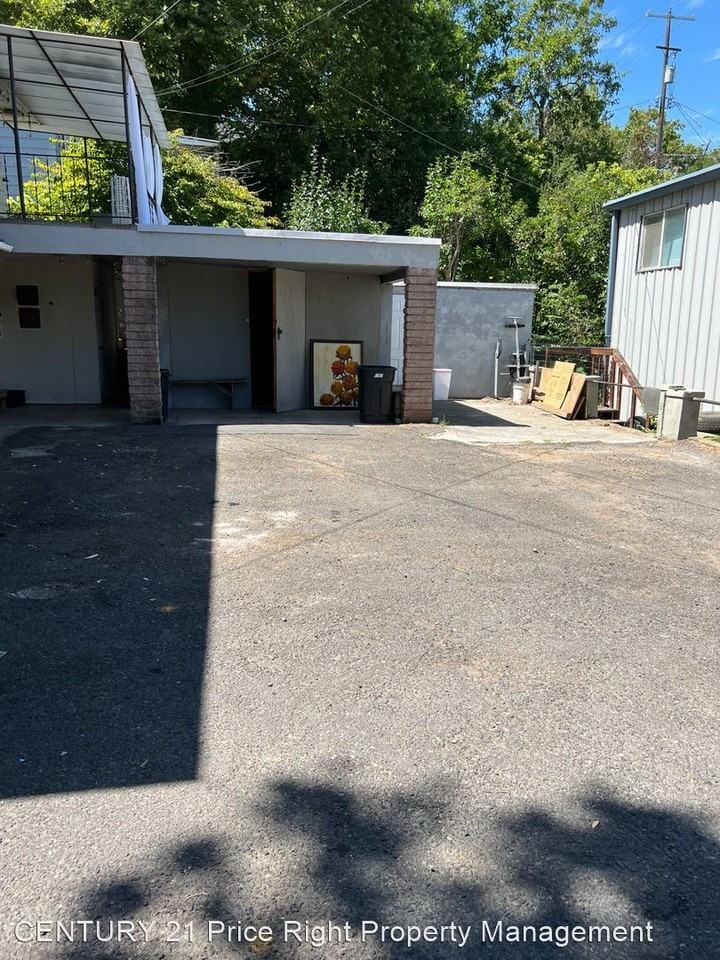 726 14th Street - Photo 2 of 15
