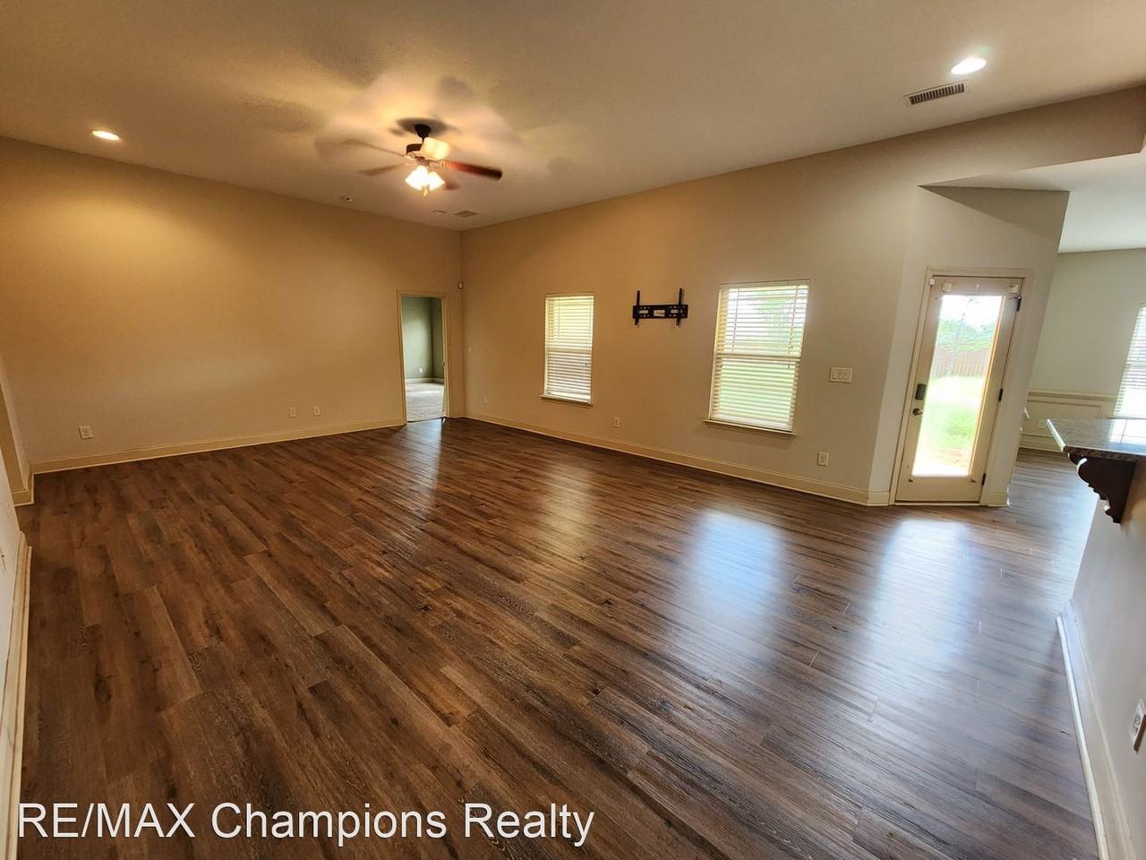 7 Golden Eagle Ct - Photo 3 of 20