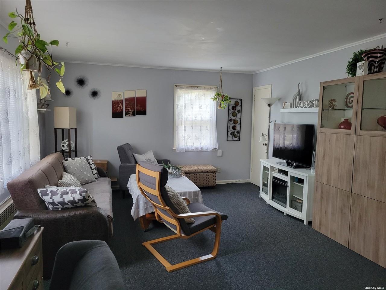 64 Dawes Ave - Photo 2 of 7