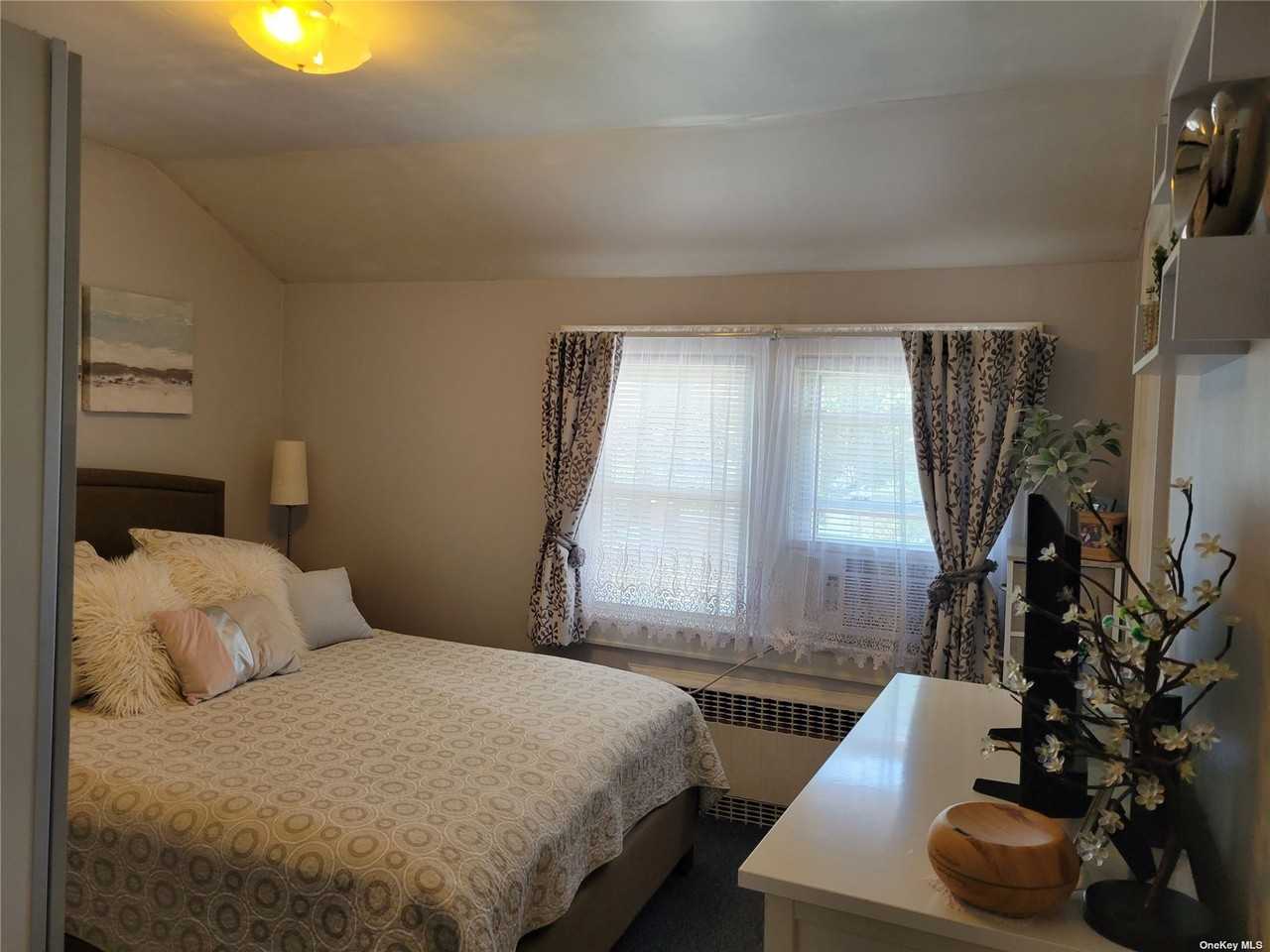 64 Dawes Ave - Photo 3 of 7