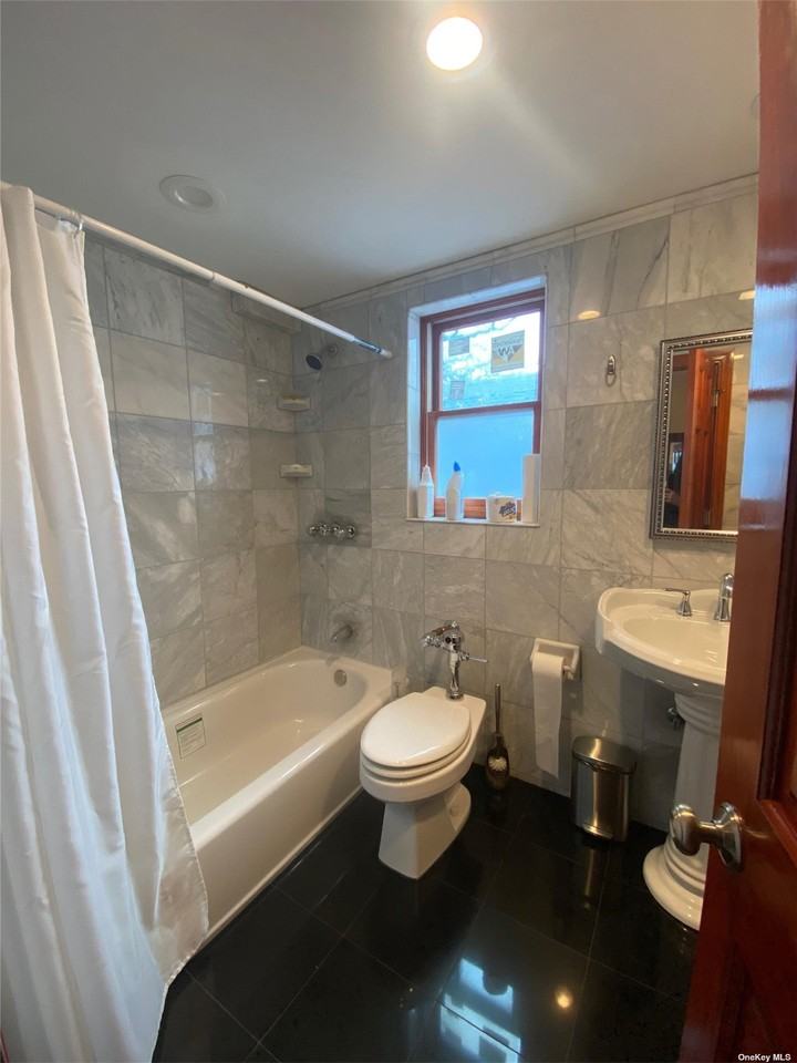 2416 Healy Ave ##2 - Photo 2 of 7