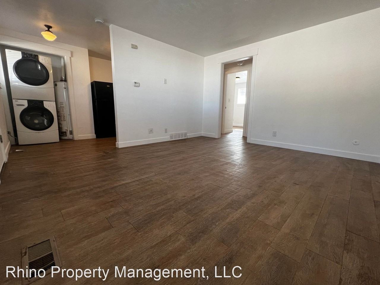 548 N Redwood Rd - Photo 3 of 8