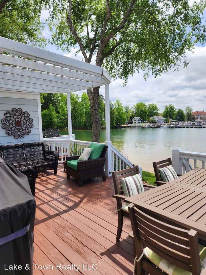 18716 Nautical Drive coachmans trce - Photo 2 of 28