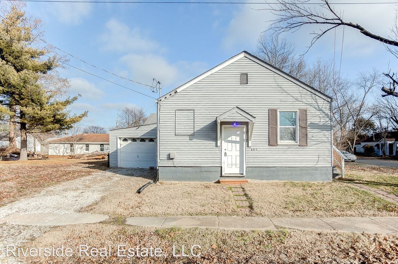 601 N 4th St - Photo 2 of 11