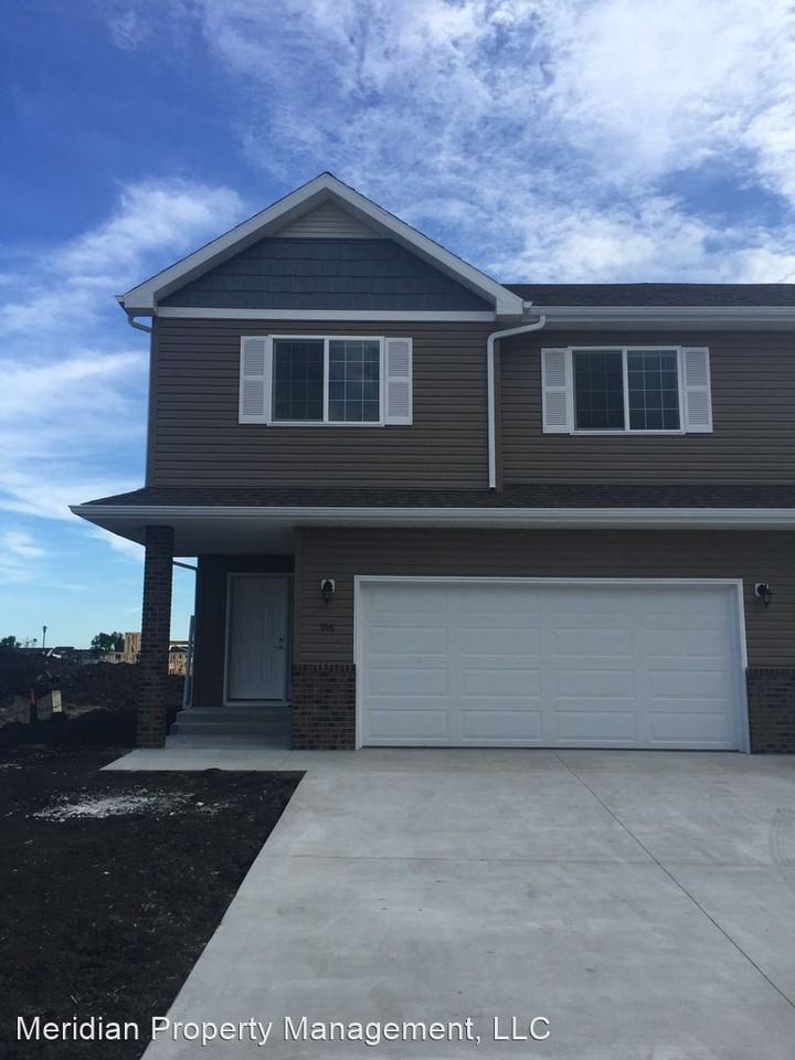 916 Eaglewood Ave, West Fargo, ND 58078 3 Bedroom Apartment for Rent