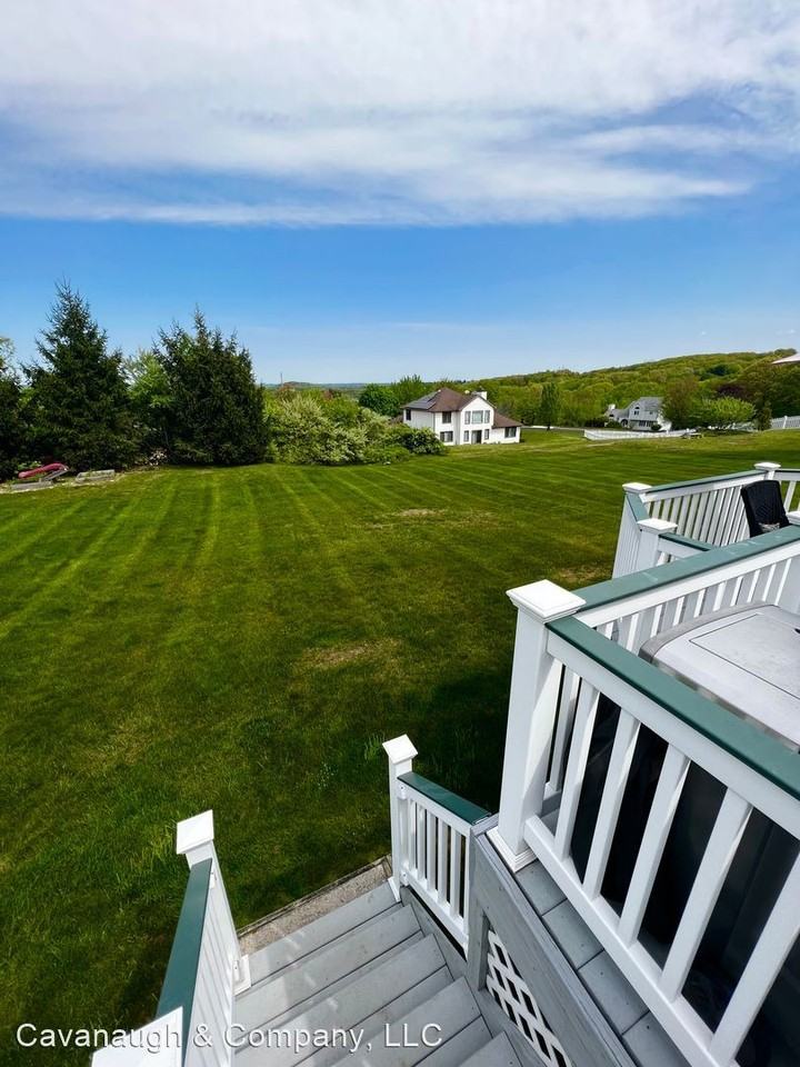 60 Watch Hill Dr - Photo 3 of 45