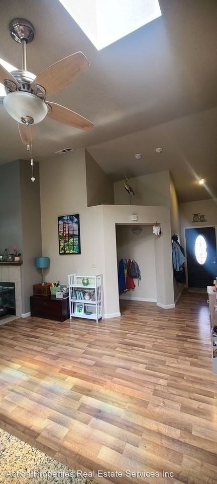 1325 Trevor Way - Photo 2 of 17