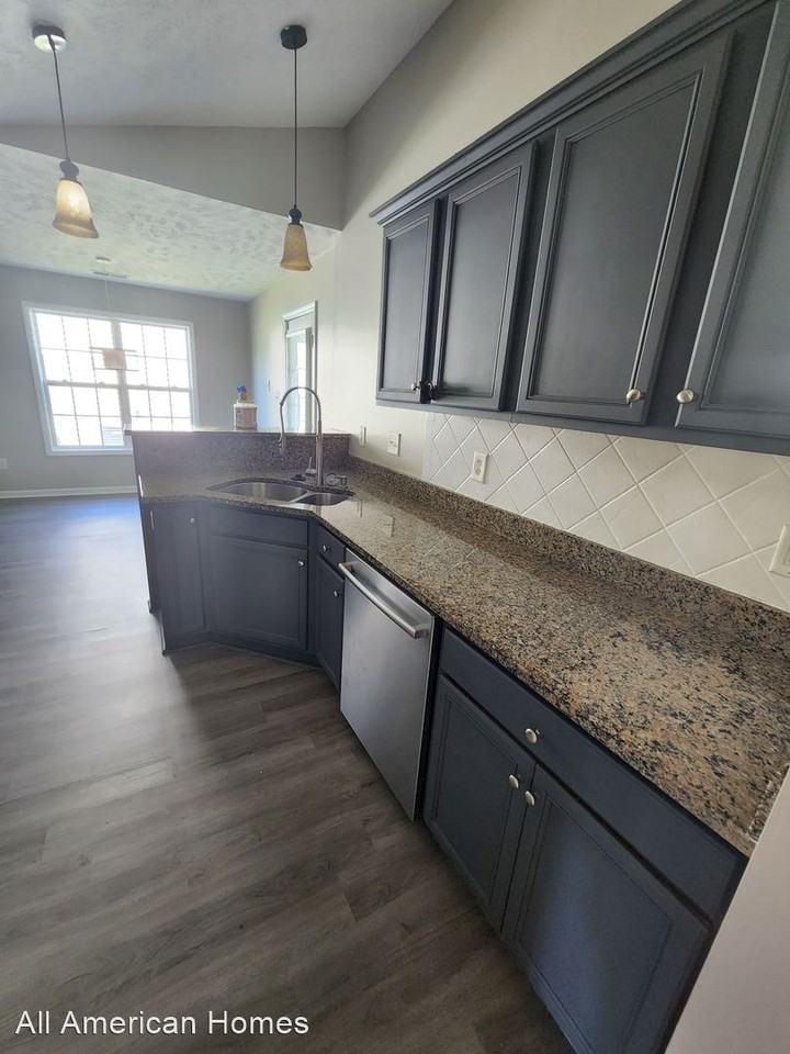 5227 Woodpecker Dr - Photo 2 of 12