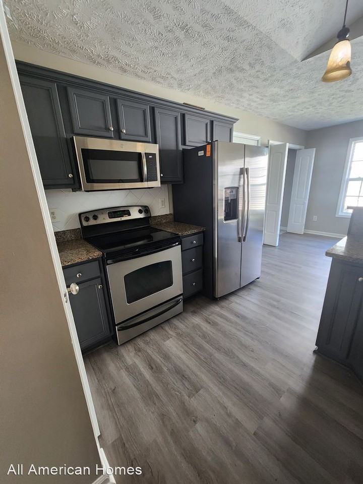 5227 Woodpecker Dr - Photo 3 of 12