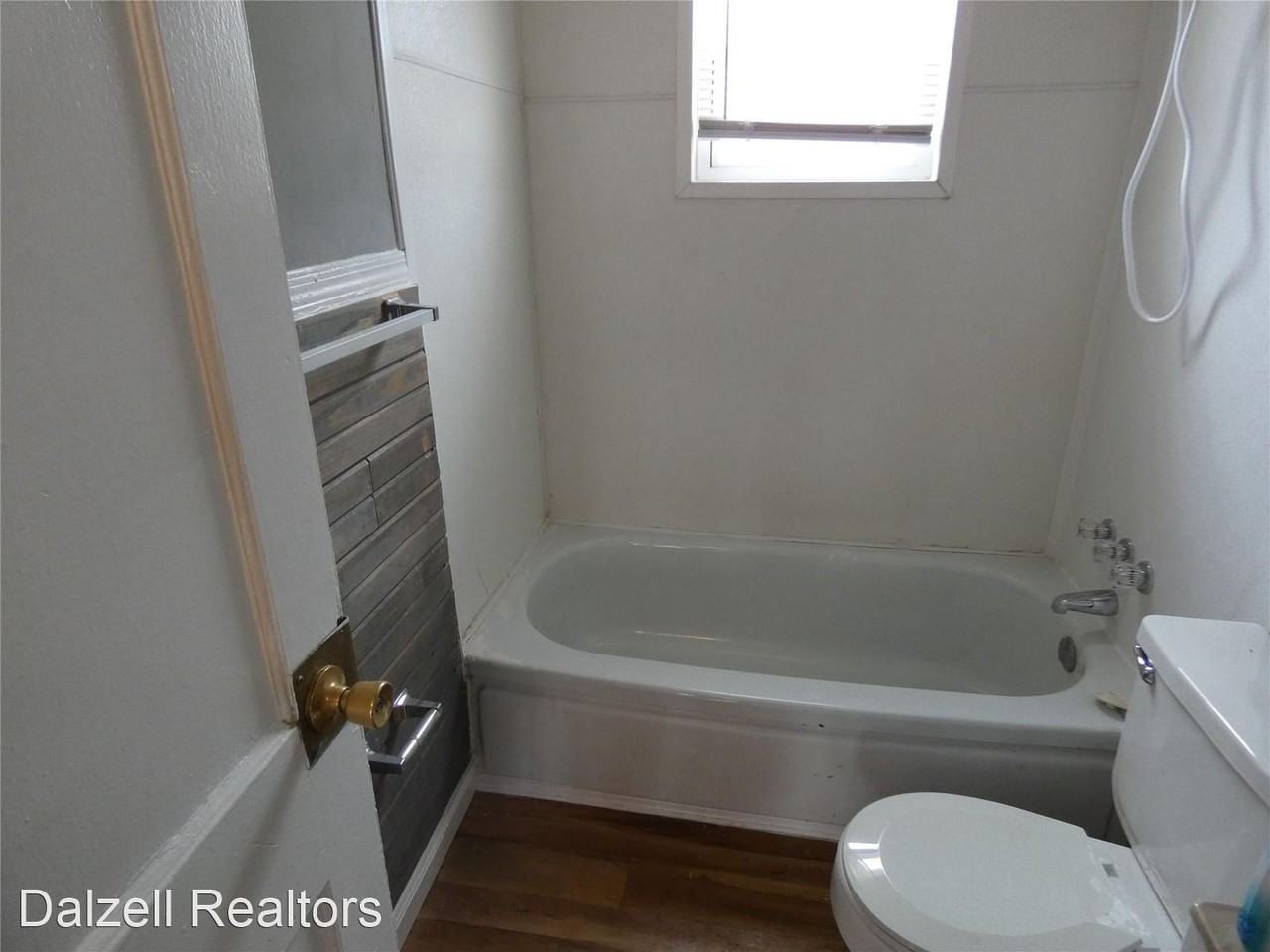 1326 Graham St - Photo 2 of 11