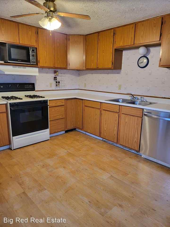 107 Ball Ln - Photo 2 of 14