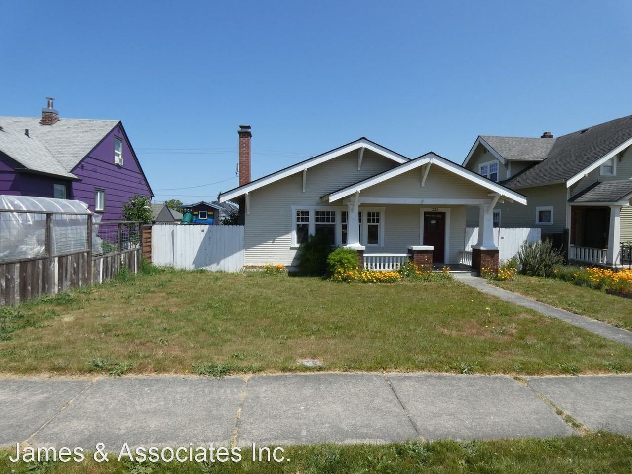 221 W 9th St - Photo 3 of 50