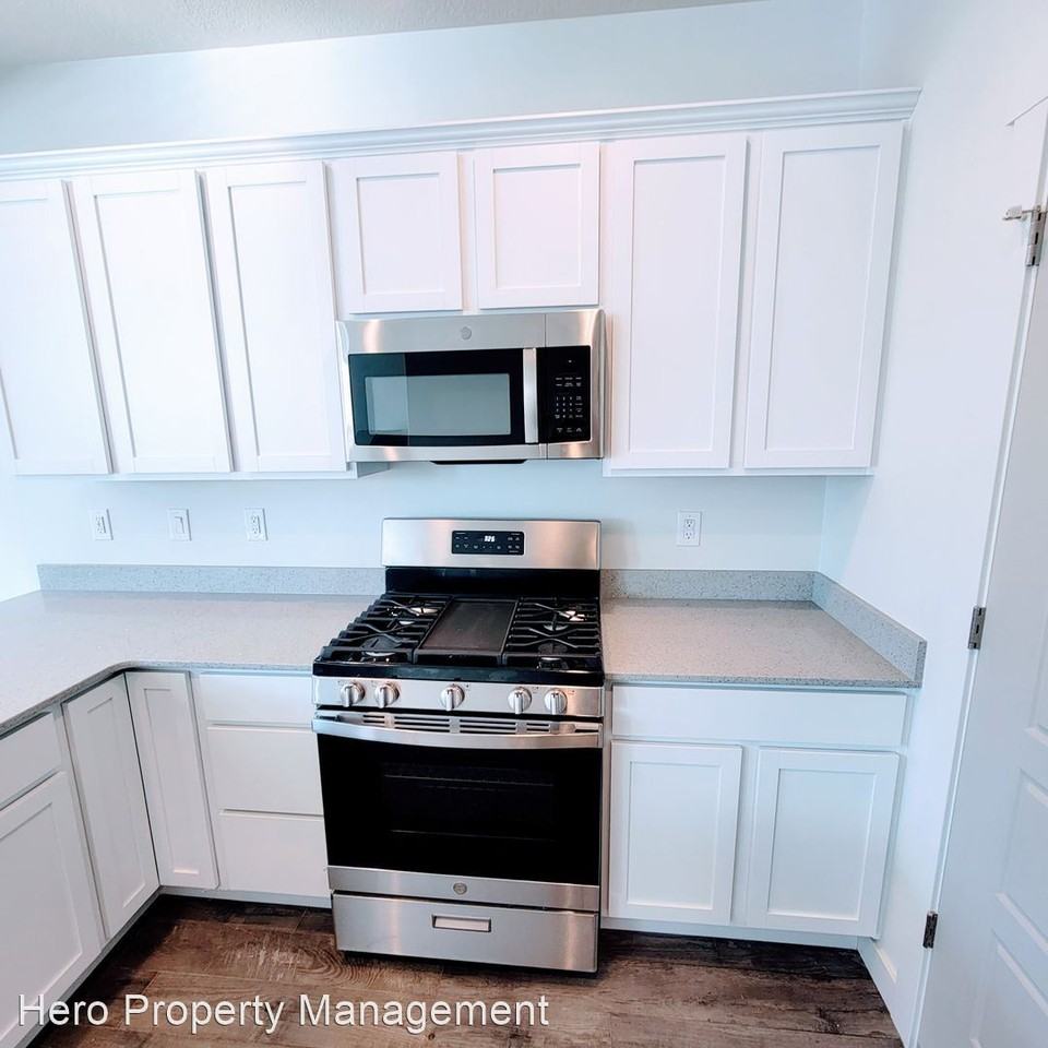 2174 W 1700 S - Photo 3 of 25