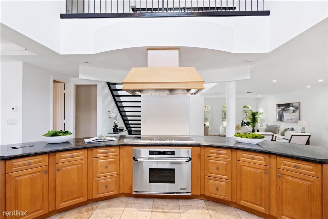 11 Castle Harbor Is - Photo 3 of 22