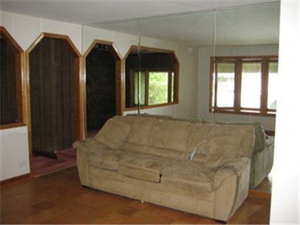 1231 Hemlock Dr - Photo 3 of 10