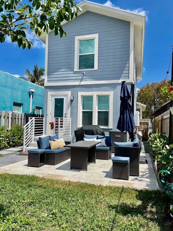 415 S J St - Photo 2 of 17