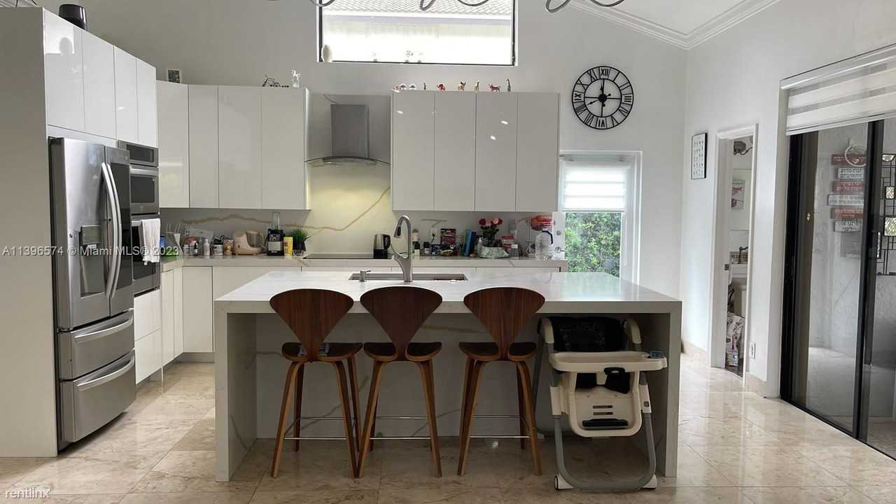 3604 Barbados Ave - Photo 3 of 8