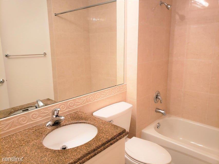 38 Harbour Isle Dr E #204 - Photo 3 of 12