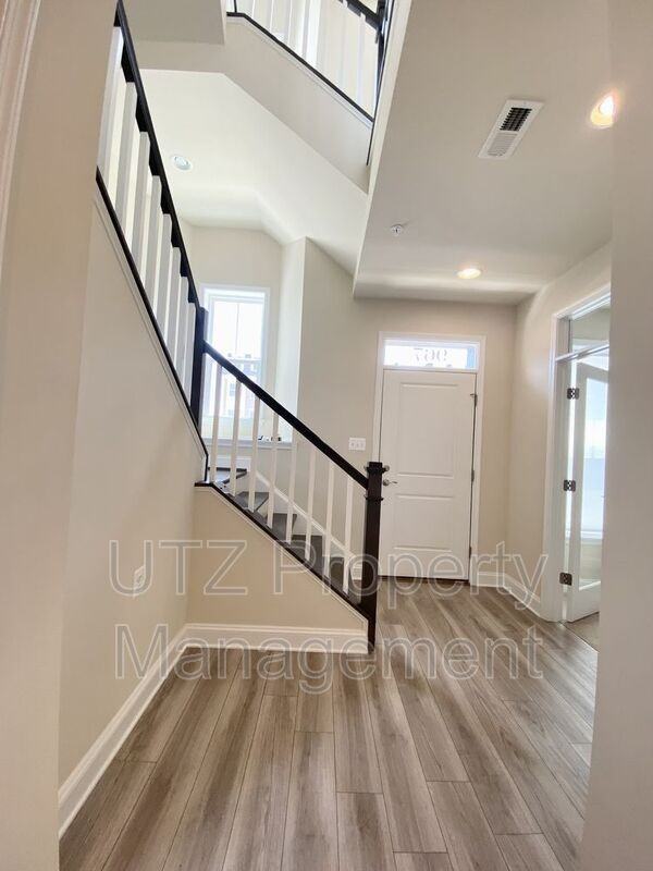 967 Holden Rd - Photo 2 of 33