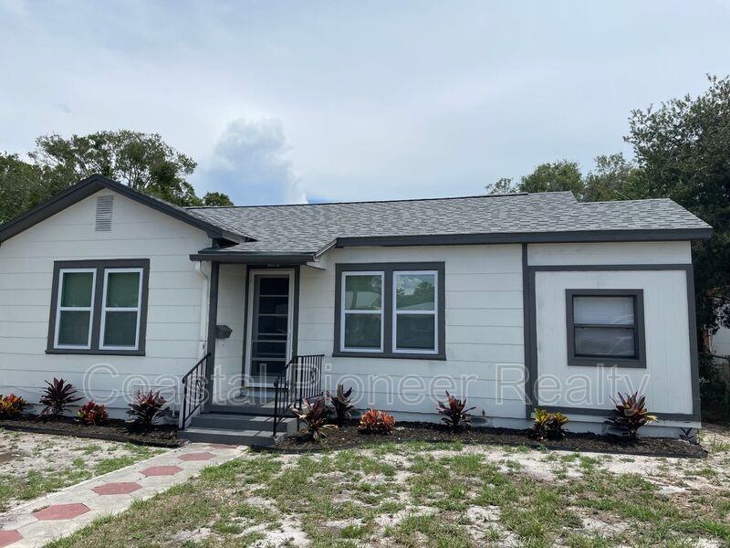 736 37th Ave S - Photo 2 of 17