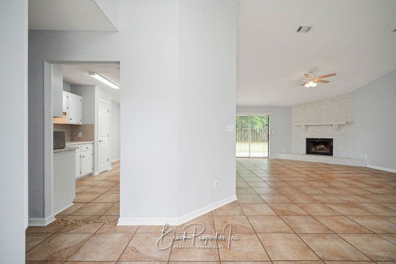 2029 Coral St - Photo 3 of 34