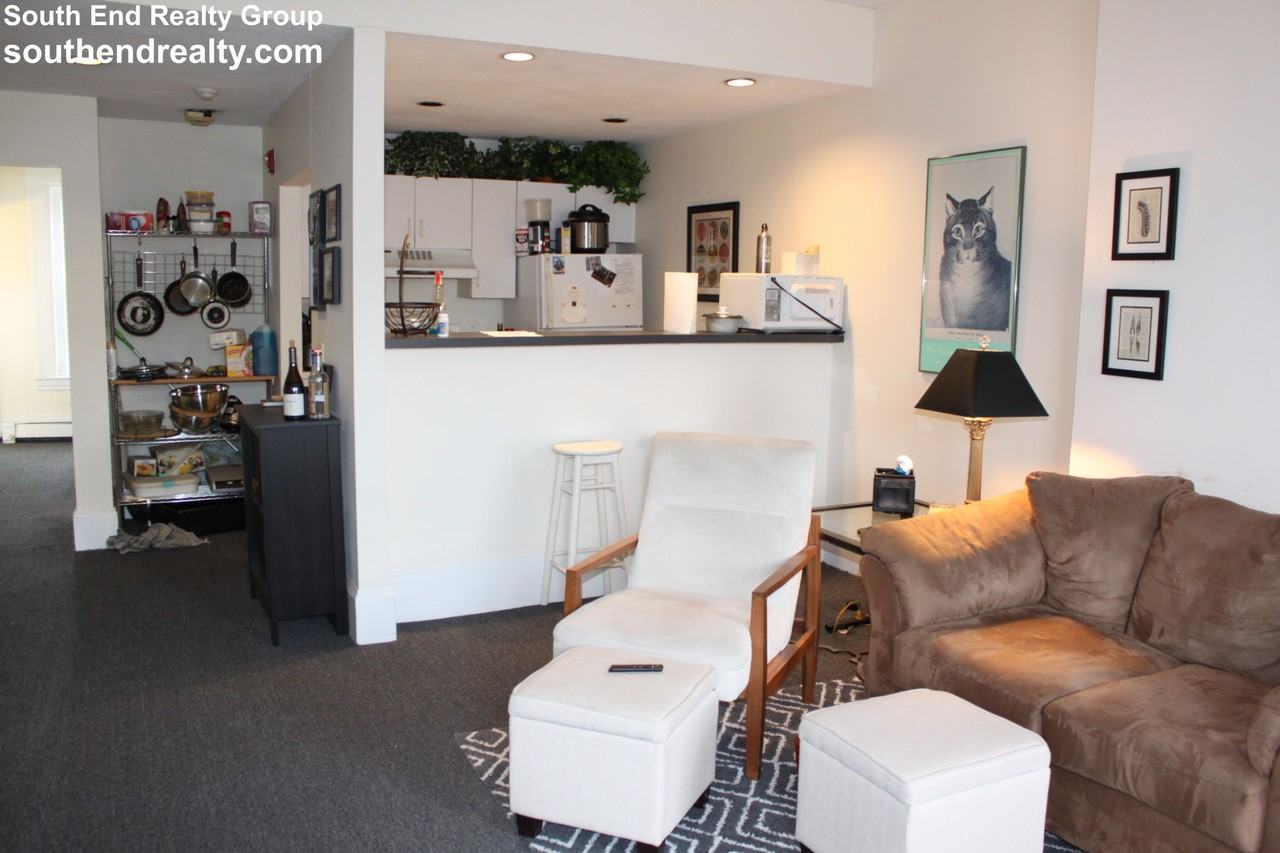 674 Massachusetts Ave #3 - Photo 3 of 12