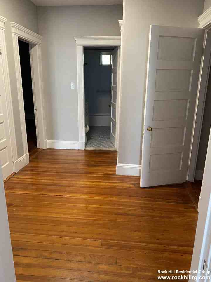 10 Mount Hood Rd #1 - Photo 3 of 17