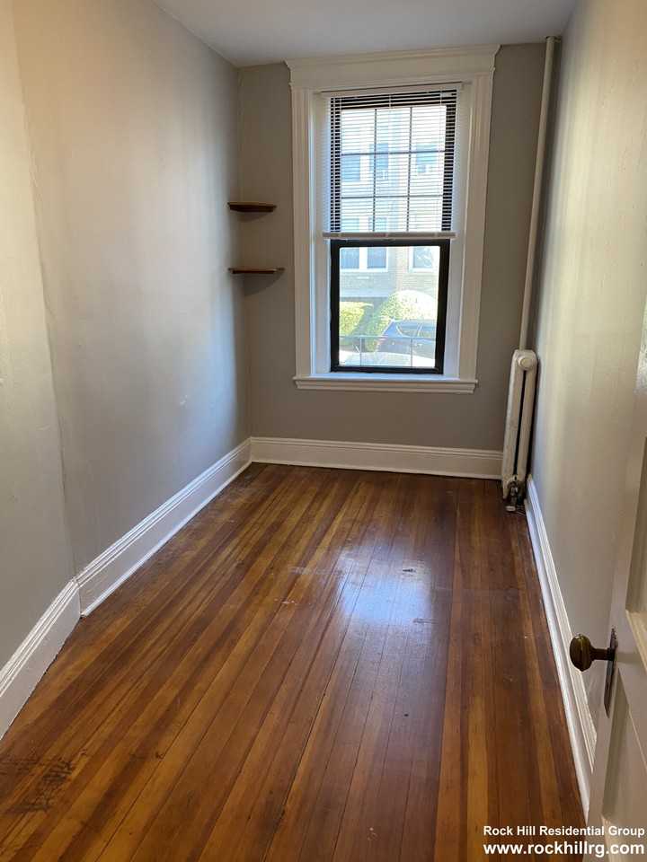10 Mount Hood Rd #1 - Photo 5 of 17