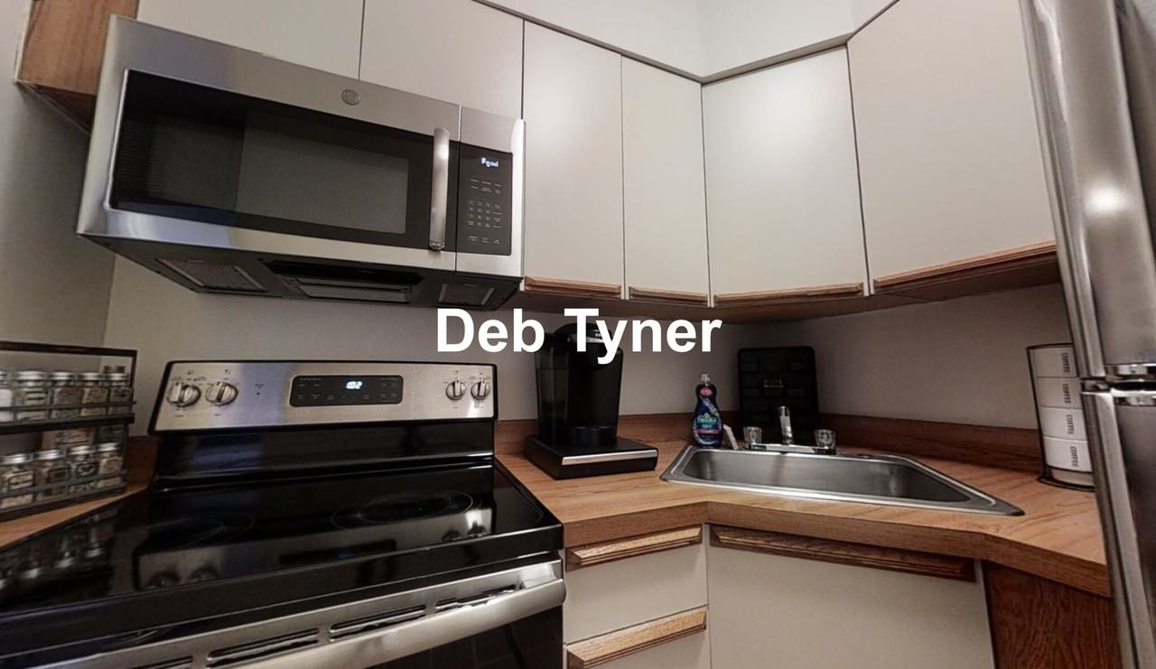 Essex St #41 - Photo 2 of 9