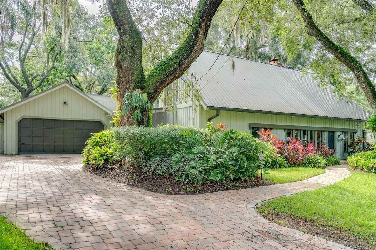 8303 N River Oaks Ct - Photo 2 of 32