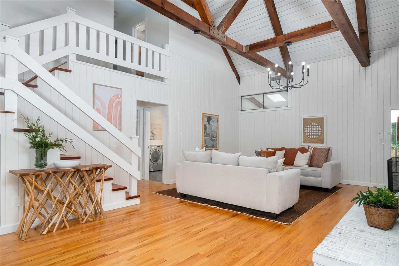 8303 N River Oaks Ct - Photo 4 of 32