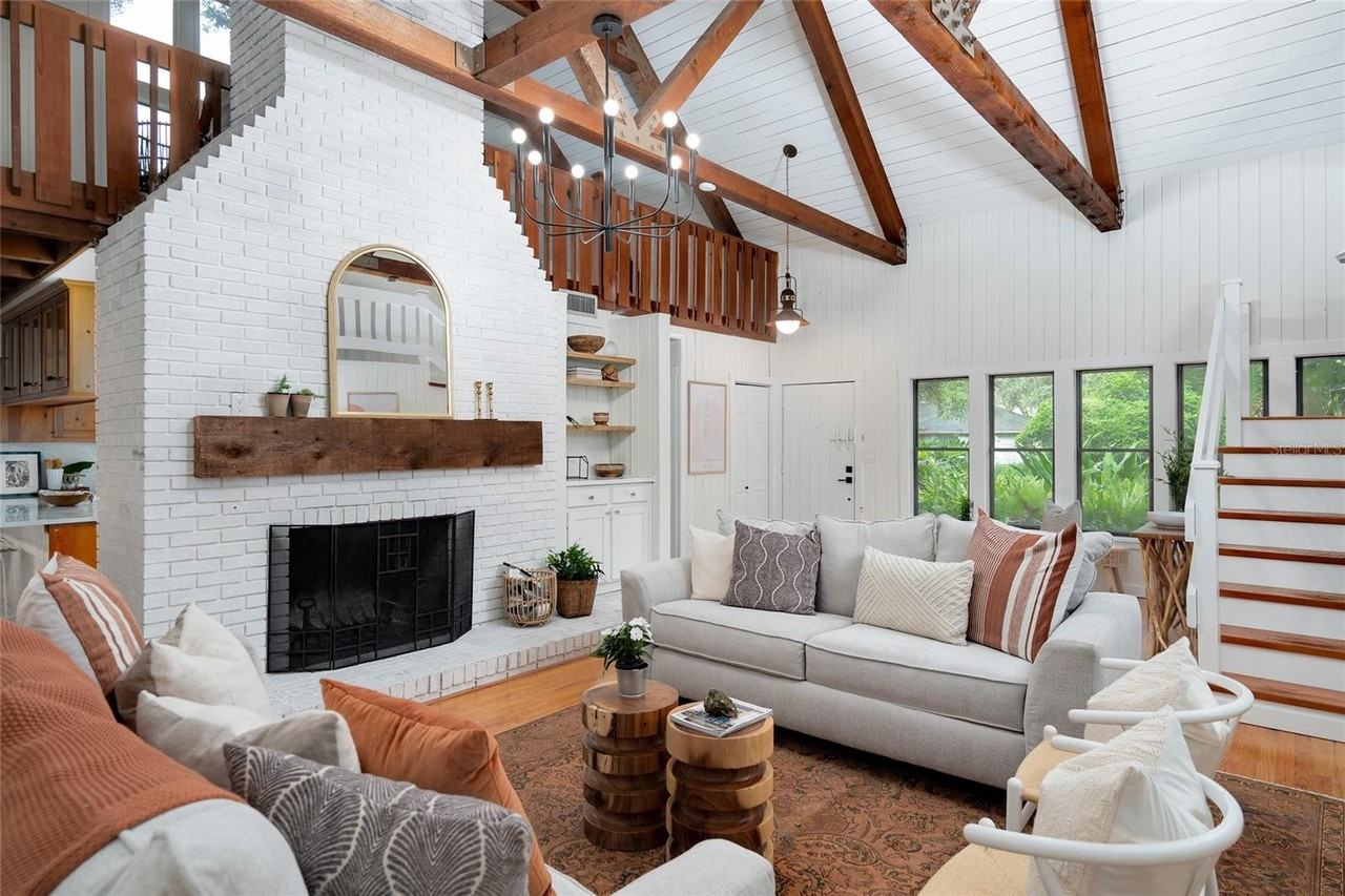 8303 N River Oaks Ct - Photo 5 of 32