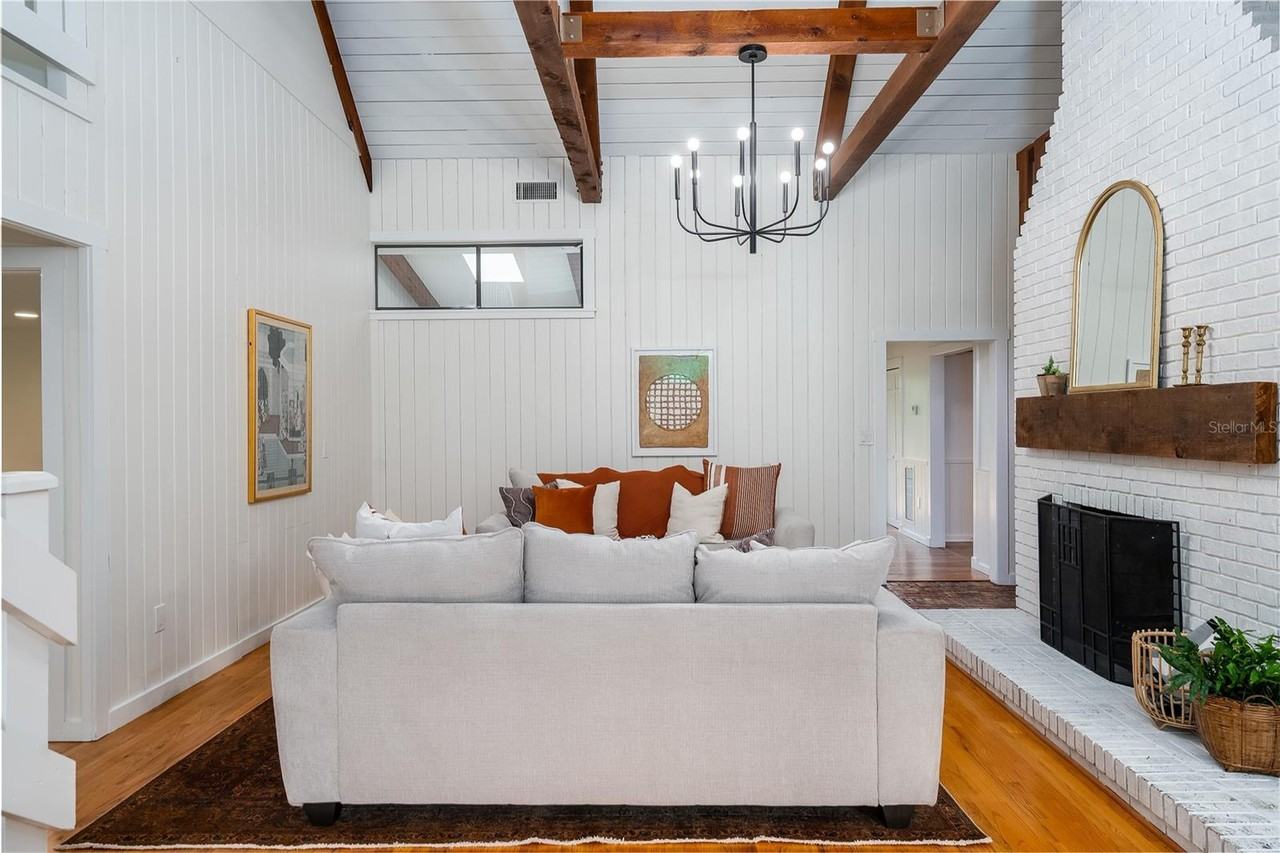 8303 N River Oaks Ct - Photo 6 of 32