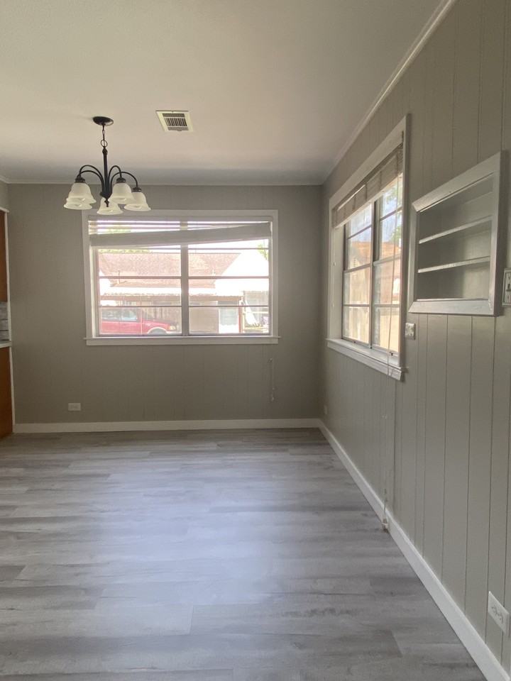 1913 10th St - Photo 3 of 28