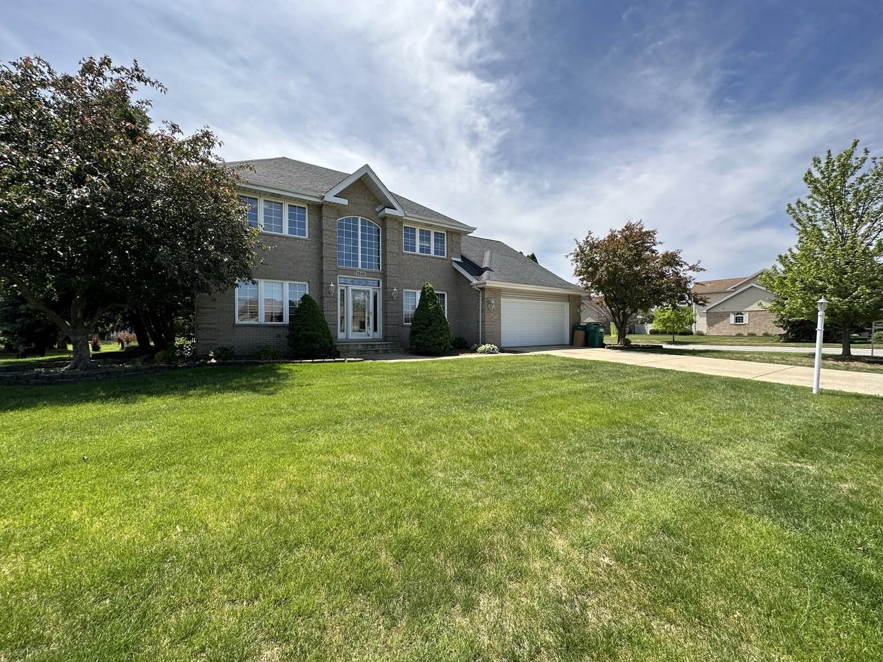 1616 Timberwood Ln - Photo 2 of 33