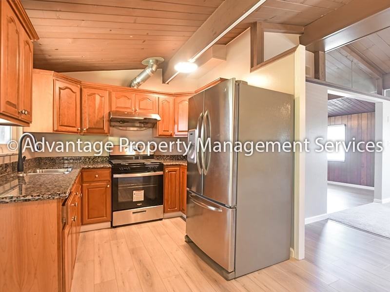 4602 Emily Ct - Photo 3 of 17