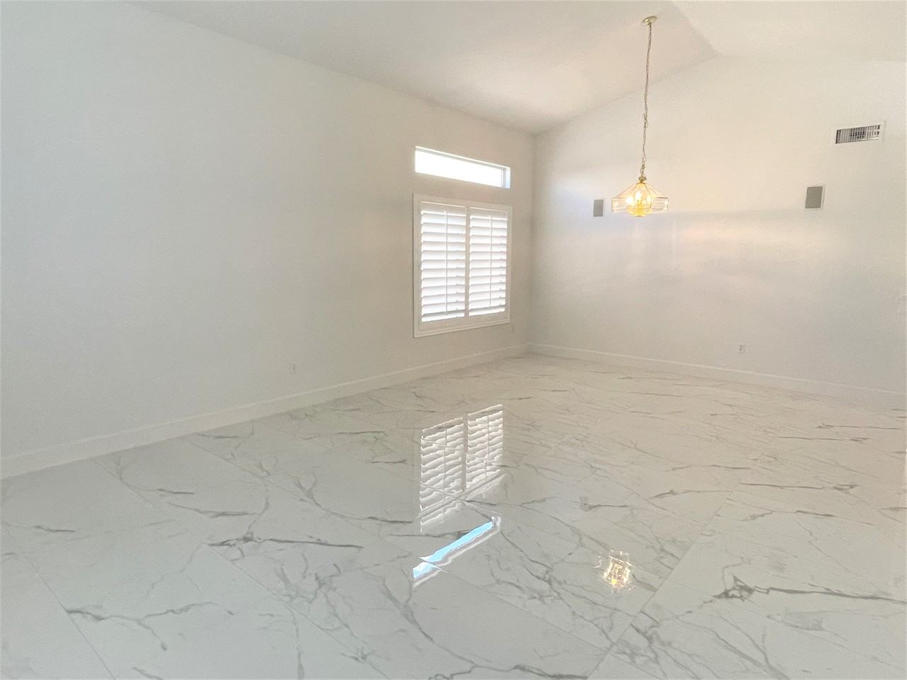 4115 W Laredo St - Photo 3 of 33