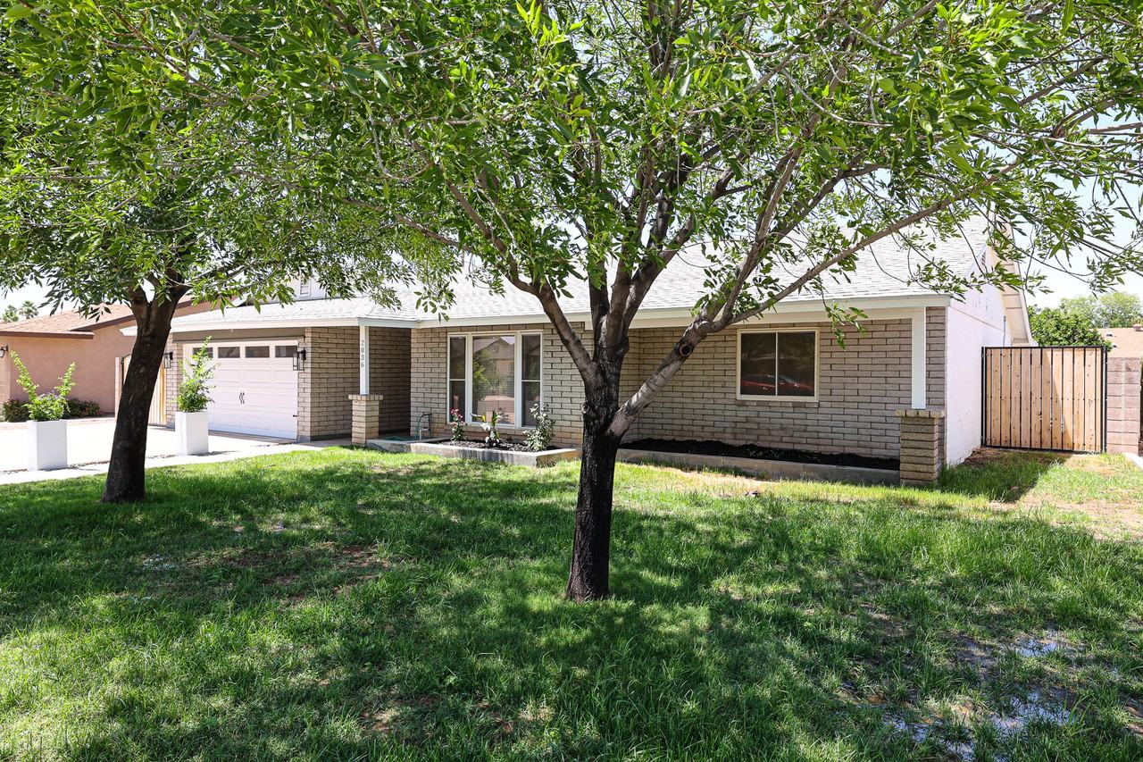 2036 E Colgate Dr - Photo 3 of 35