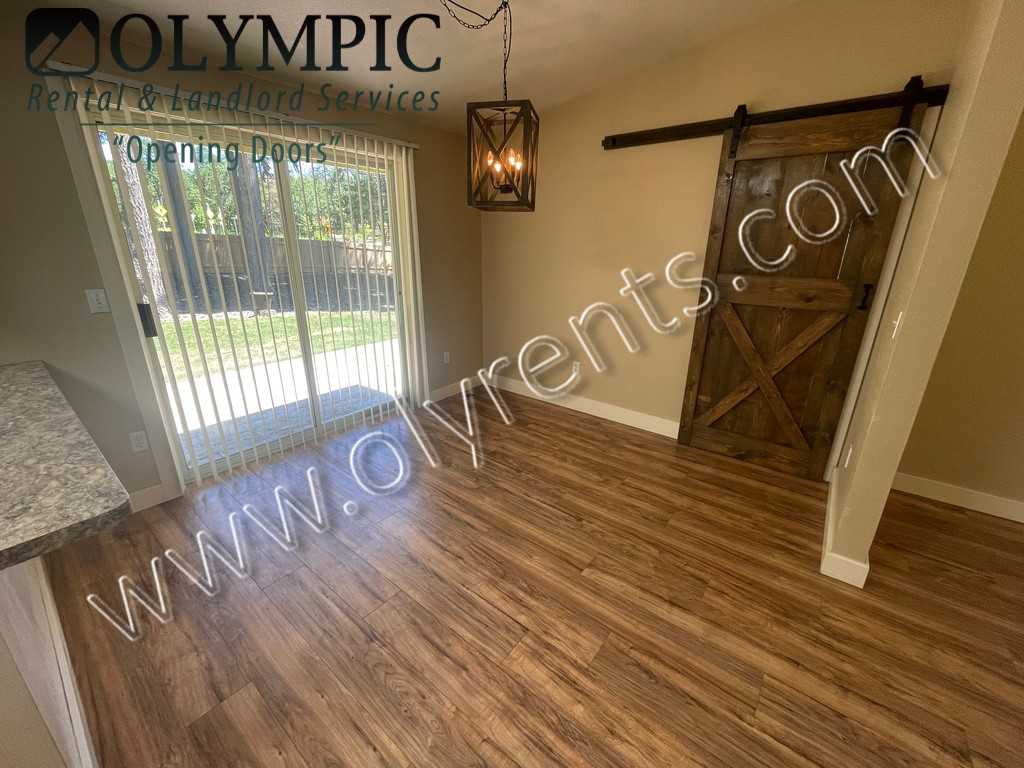 8734 Oxford Ct Se - Photo 5 of 20