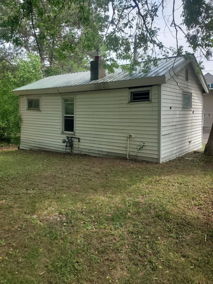 325 11th St - Photo 3 of 13