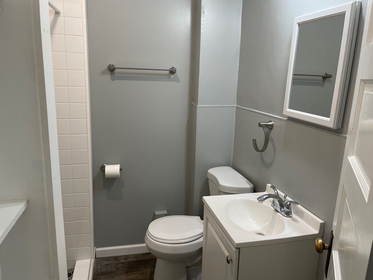 22 Railroad Ave #B - Photo 3 of 11