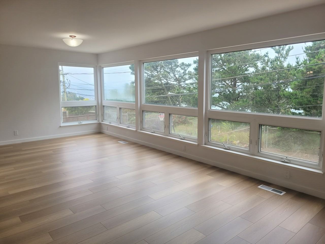 840 Skyline Dr - Photo 2 of 17