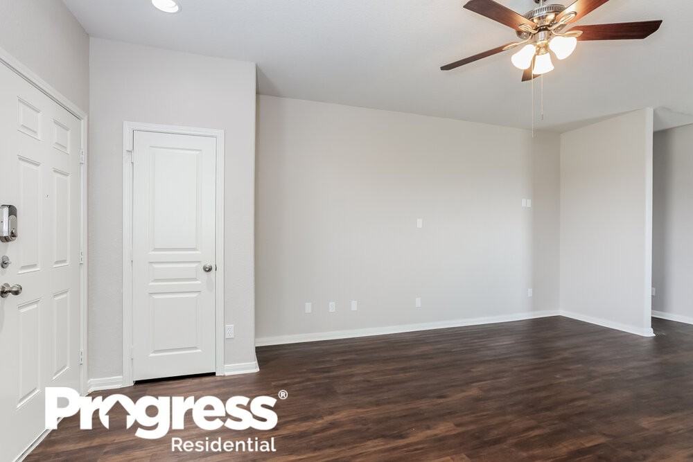 6627 Dayridge Ln - Photo 3 of 16