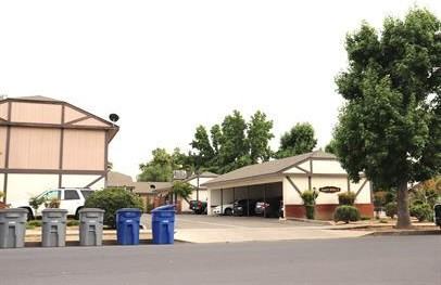 1570 12th St - Photo 3 of 26