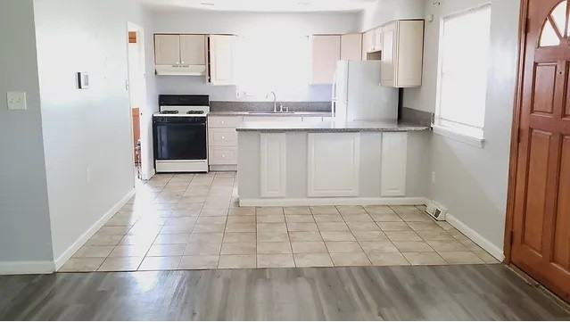 18104 Fairville Avenue - Photo 3 of 11